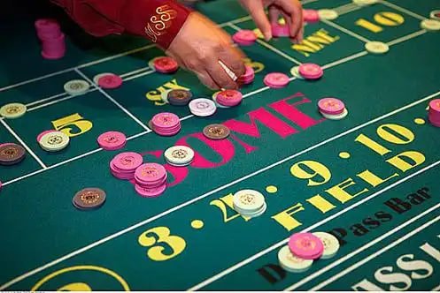 Tampilan Auto Roulette di aplikasi mobile visabet dengan roda roulette dan opsi taruhan